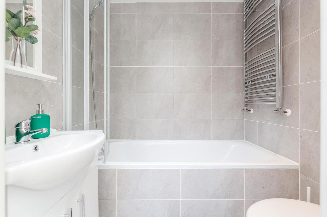 2 Bedrooms Serviced Apartment Excel Exhibition Centre, O2 Arena, Stratford Olympic City, Forest Gate, Central London Bagian luar foto
