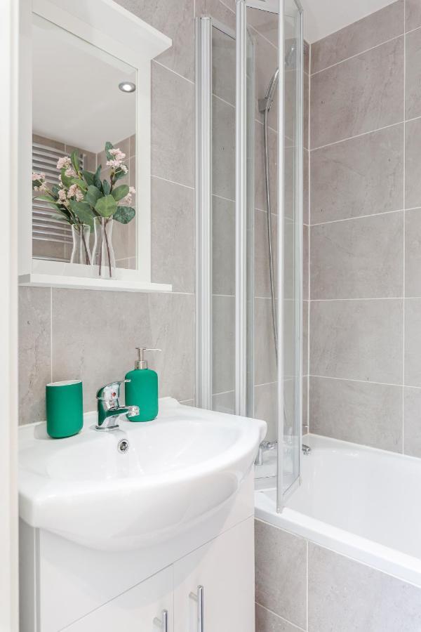 2 Bedrooms Serviced Apartment Excel Exhibition Centre, O2 Arena, Stratford Olympic City, Forest Gate, Central London Bagian luar foto